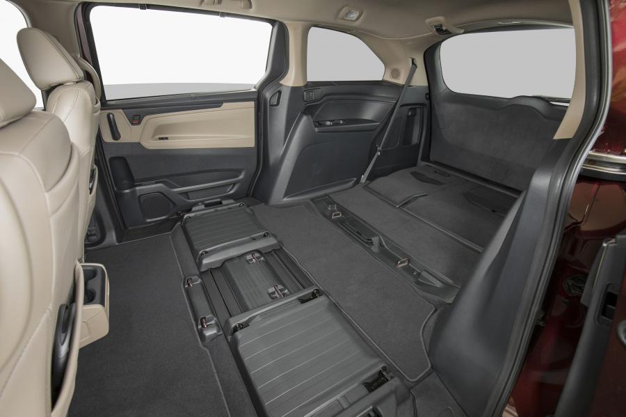 Интерьер Honda Odyssey 2017 года  (фото 140 из 160)